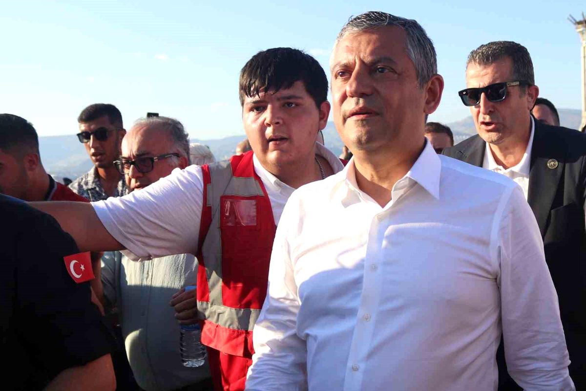 Özgür Özel: "Cemil Bey\'le bir sorunumuz yok"