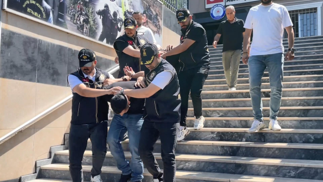Postacı kılığıyla gelerek cinayeti işledi: Cinayetin arka planında intikam iddiası