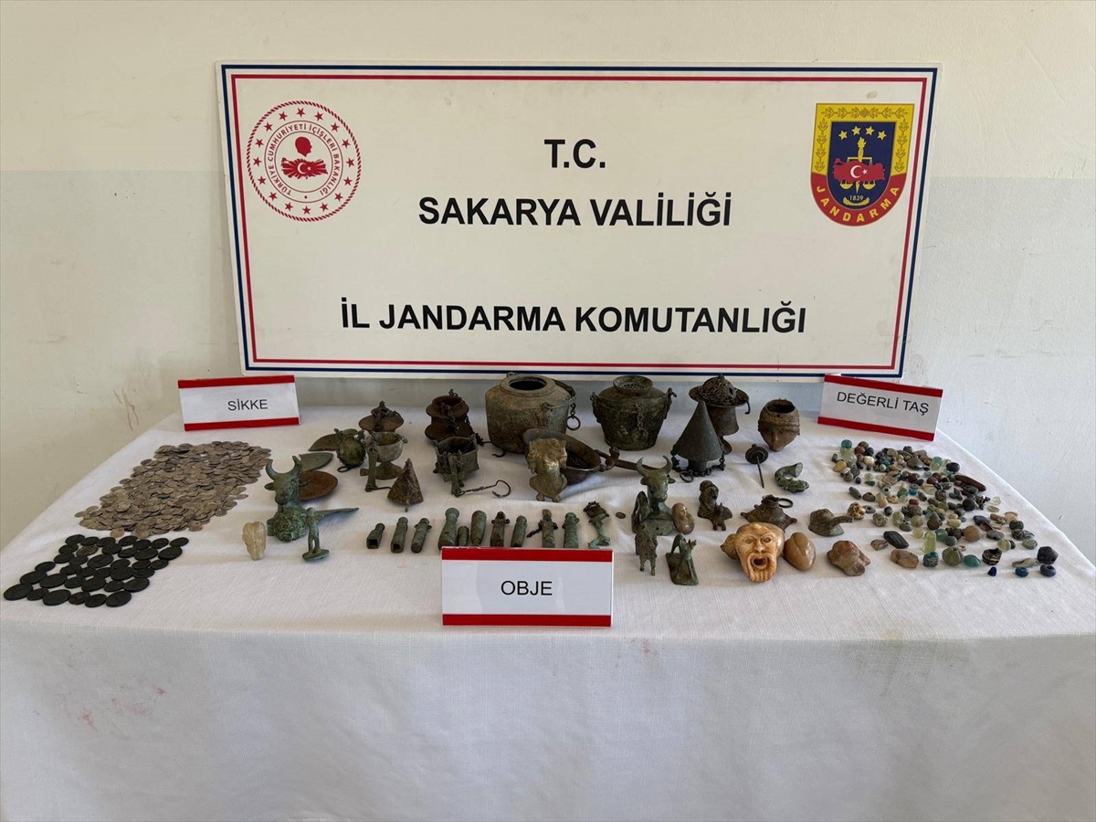 Geyve\'de Kaçak Kazı Operasyonu