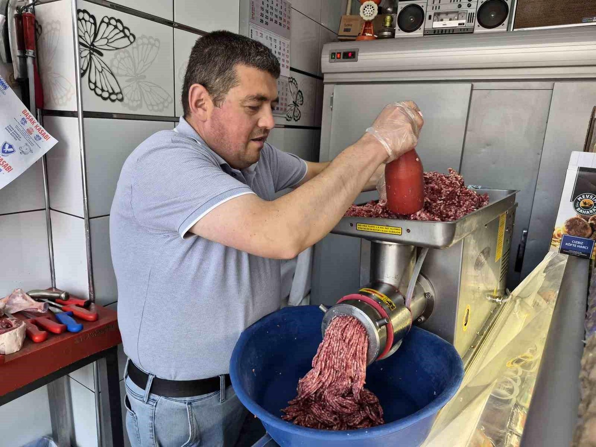 Kasap Kadir Şen\'den Yaz Aylarında Et Uyarısı