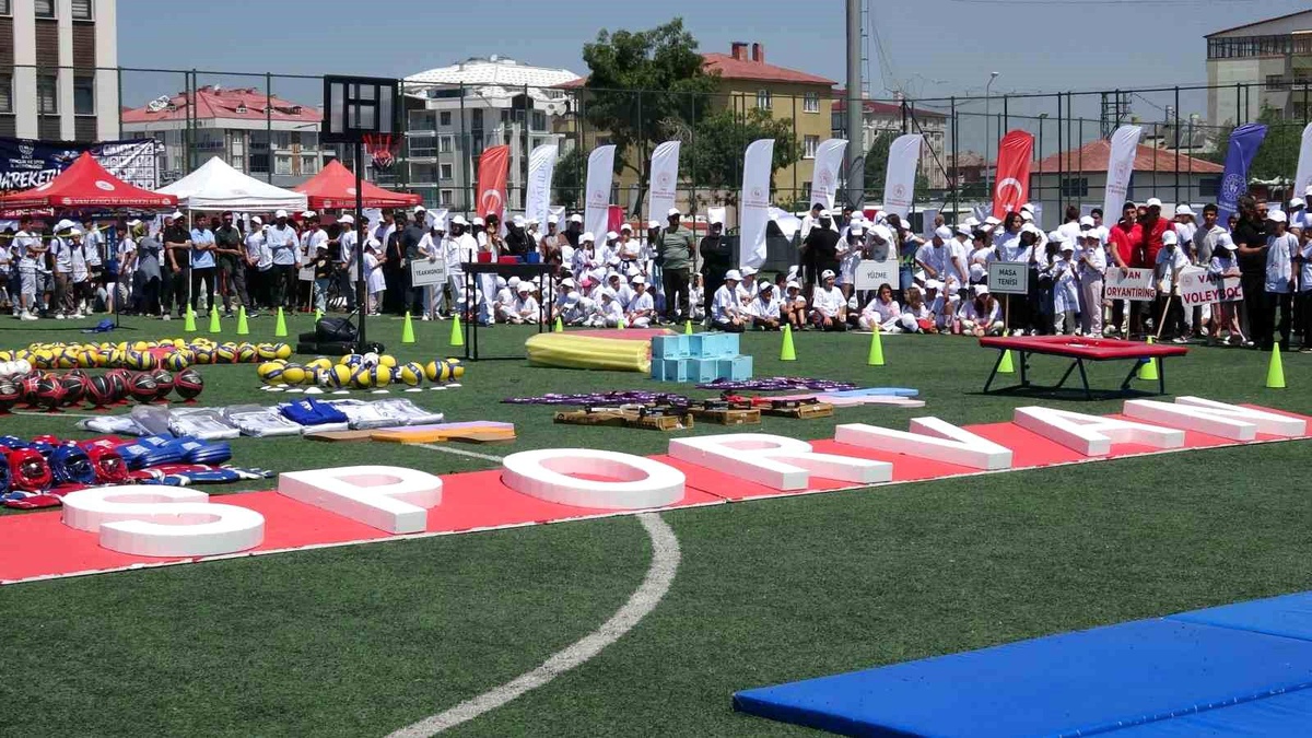 Van\'da GSB Spor Okulları Açıldı