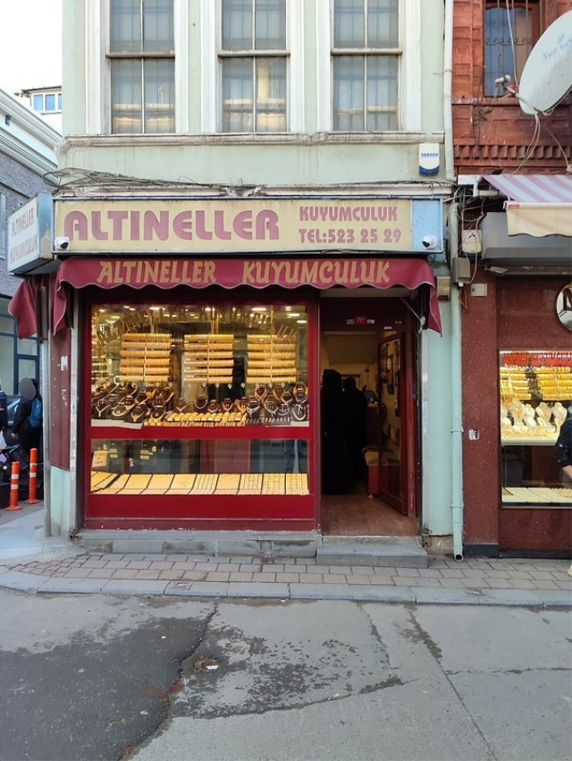 İsmailağa Cemaati'nin kilolarca altını buhar oldu! Cübbeli Ahmet isyan etti
