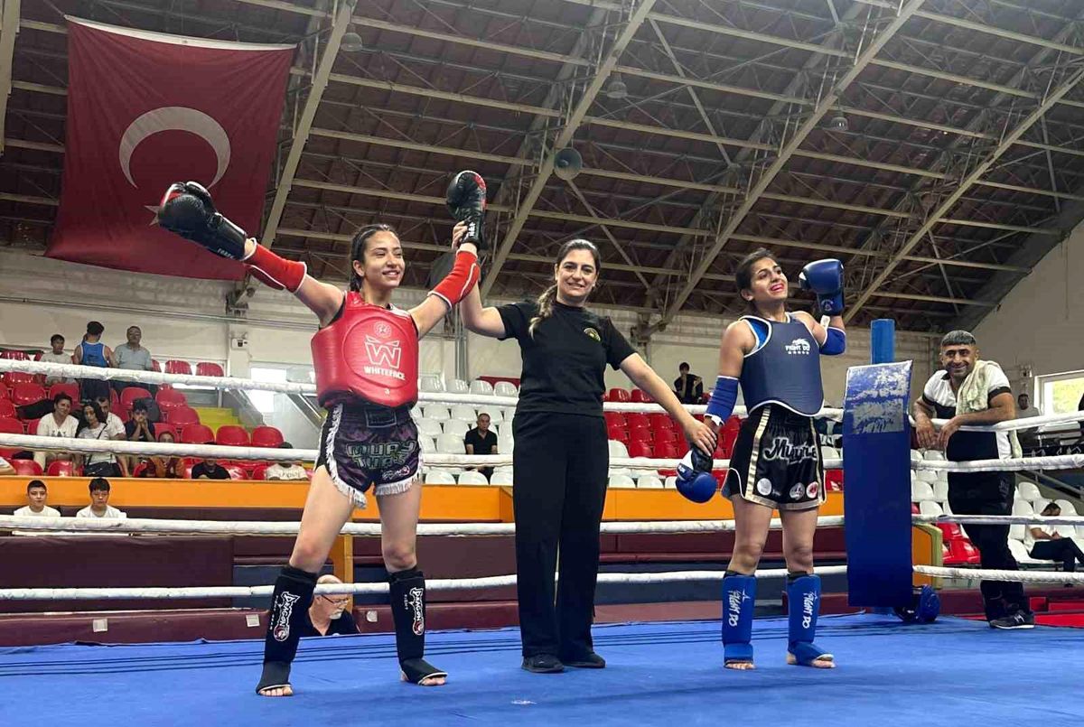 Muaythai Şampiyonası'nda Manisa Birinci