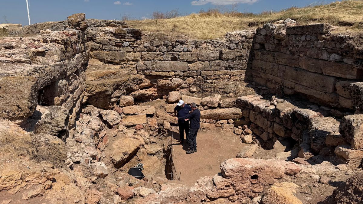 2 Bin Yıllık Melikşah Hamamı Gün Yüzüne Çıkıyor