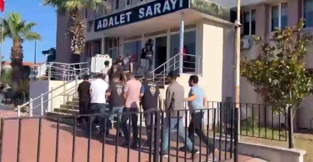 Ayvalık\'ta 860 Milyonluk Dolandırıcılık Çökerildi