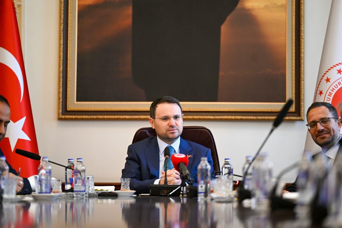 Bakan Gürlek, Erdemli Muhtarları Kabul Etti
