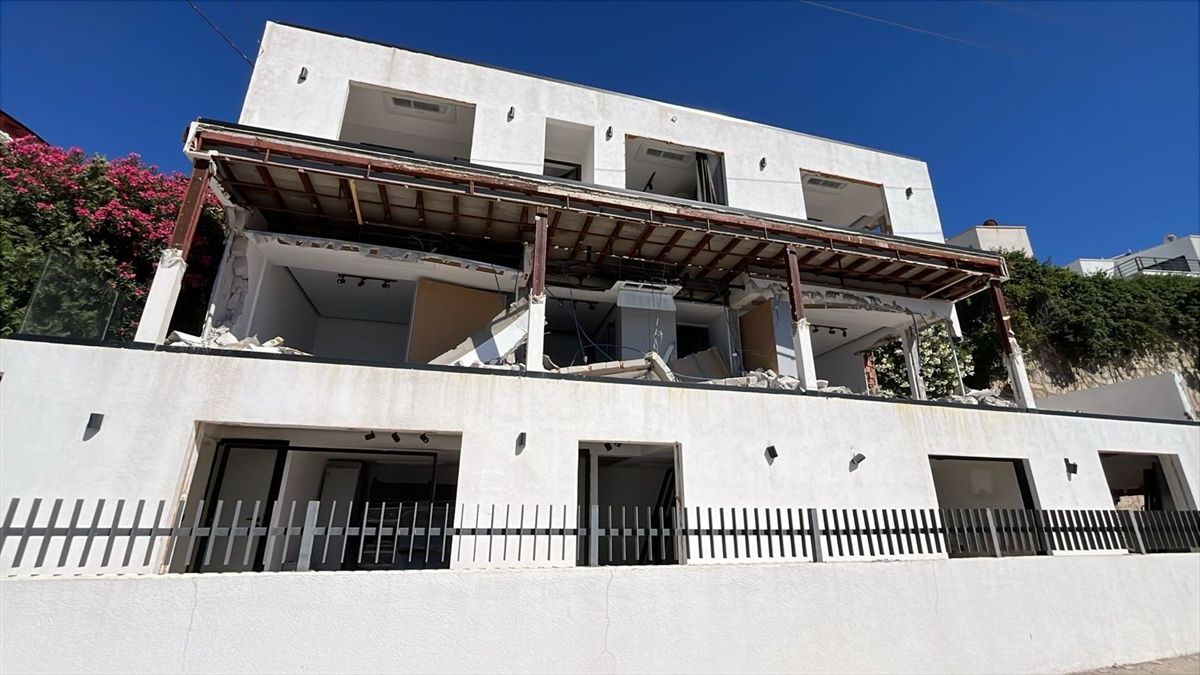 Bodrum\'da 53 Kaçak Yapı Yıkıldı