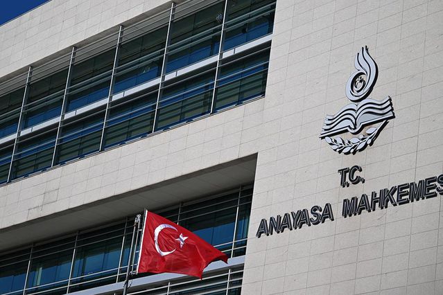 CHP itiraz etti, o partinin amblemi silindi