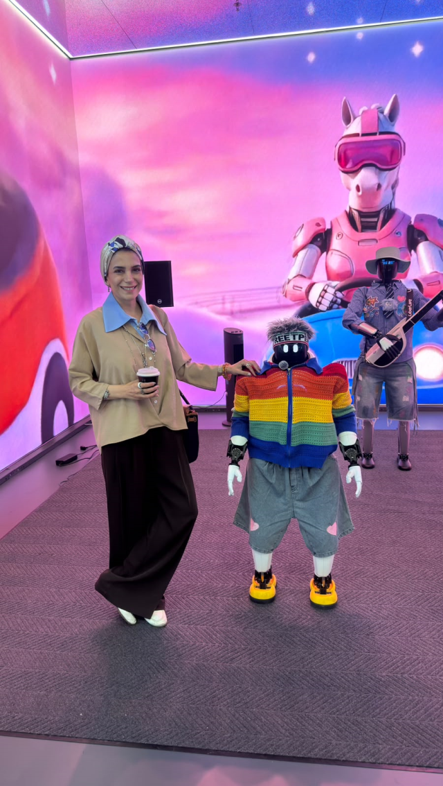 Çin'de geleceğe yolculuk! Sürücüsüz araçlar, insansı robotlar ve kilometrelerce uzaktan ameliyatlar