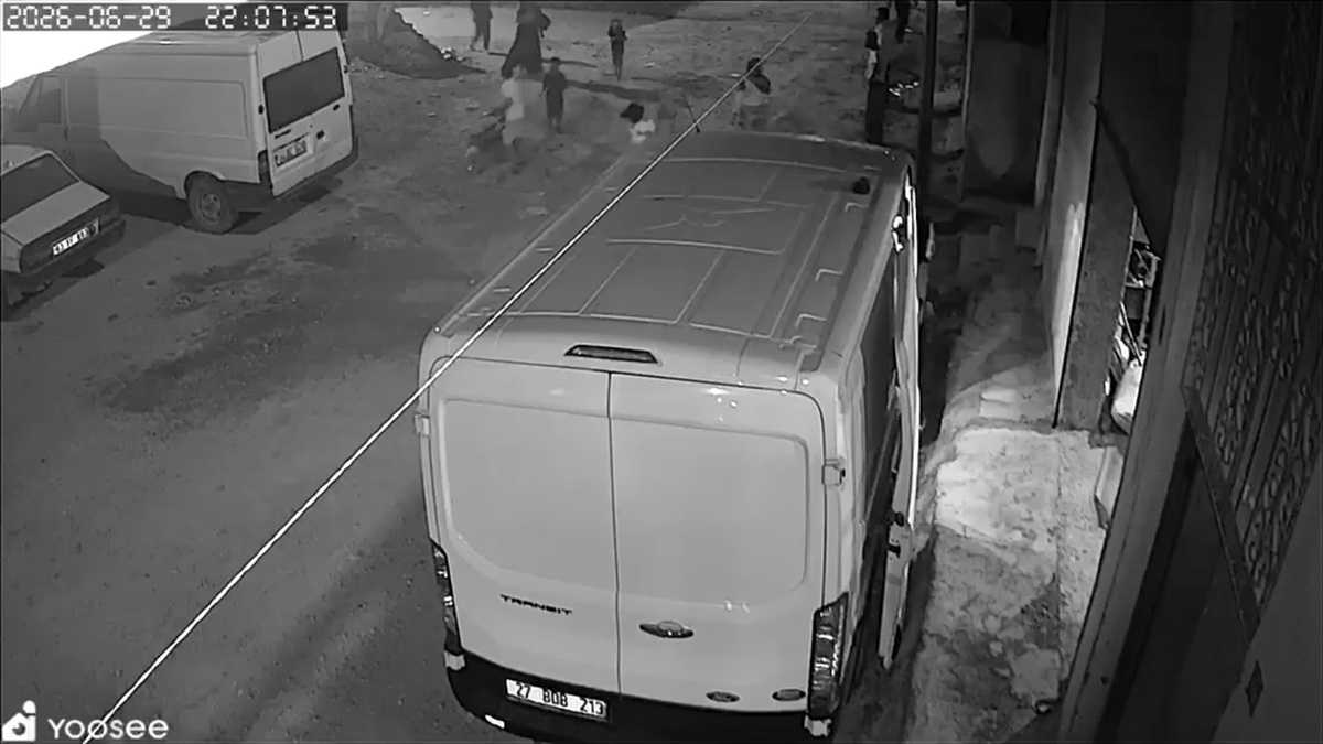 Suruç\'ta Havai Fişek Patladı, İki Çocuk Yaralandı