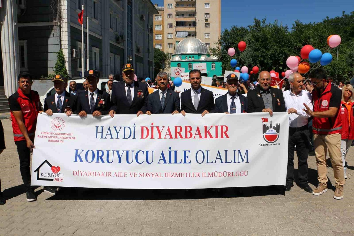 Koruyucu Aile Yürüyüşü Diyarbakır\'da