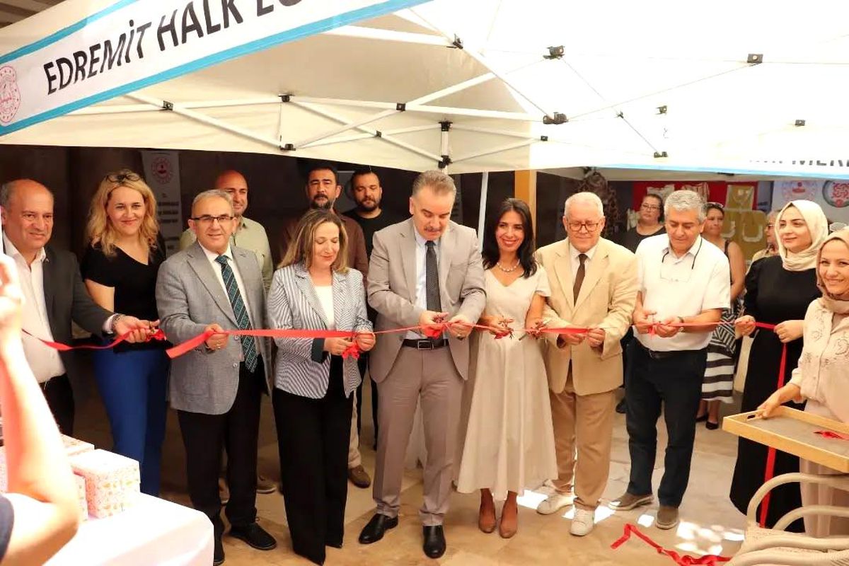 Edremit\'te El Emeği Sergisi Göz Kamaştırdı