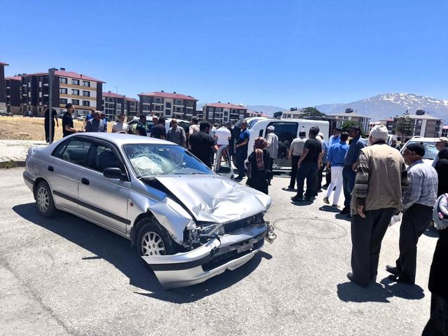 Erzincan’da Trafik Kazası: Can Kaybı Yok