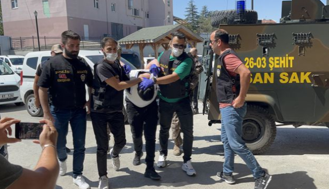 Eskişehir'de maske takıp 5 kişiyi bıçaklamıştı! Cezaevinde intihar etti