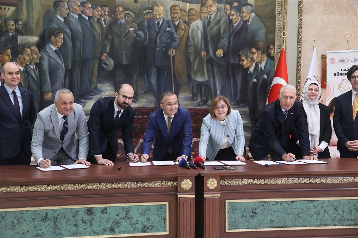 Gaziantep\'te Anne Adaylarına Eğitim Projesi