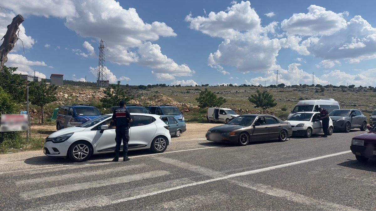 Gaziantep\'te Şok Yol Kontrolü: 74 Gözaltı