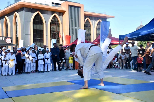 Afyonkarahisar’da GSB Spor Okulları Açıldı