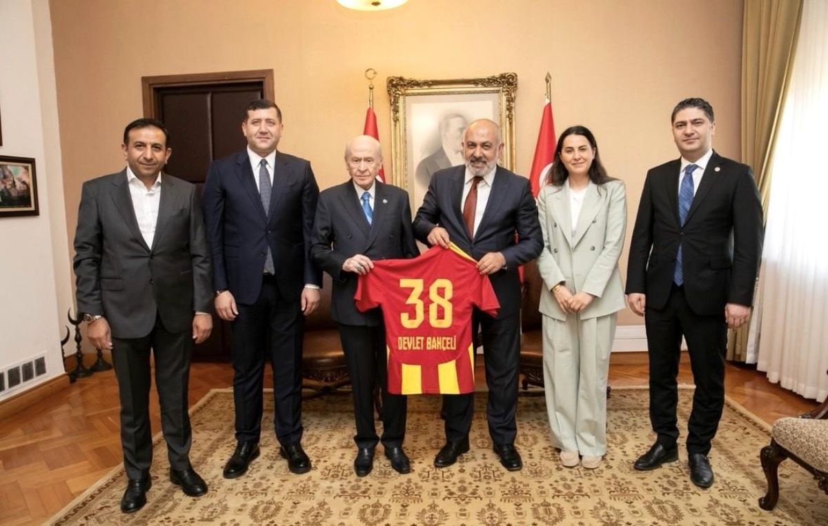 MHP Heyeti Bahçeli\'yi Ziyaret Etti