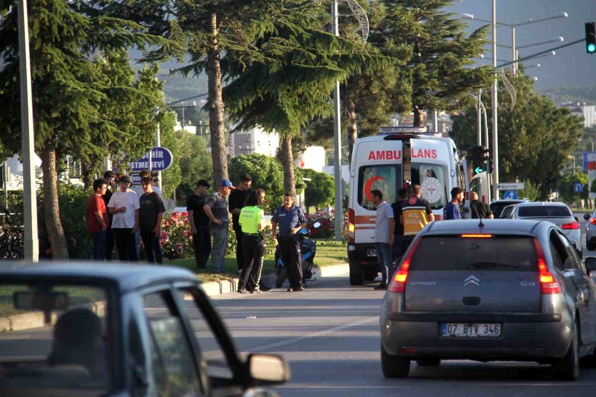 Beyşehir\'de Motosiklet Kazası: 2 Yaralı