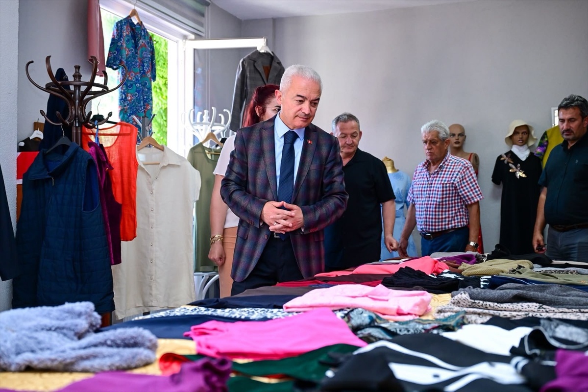 Kırklareli\'de Dikiş ve Giyim Sergisi Açıldı