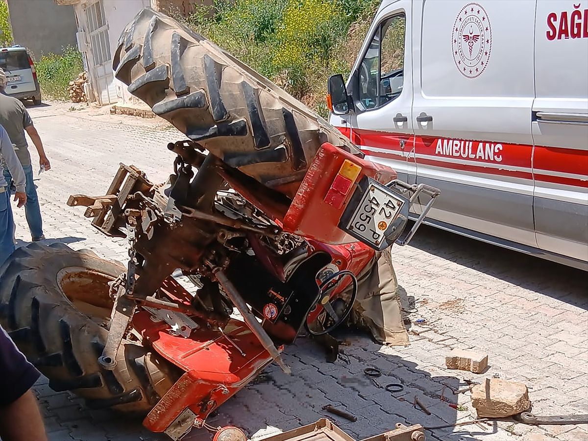 Traktör Devrildi: Sürücü Hayatını Kaybetti