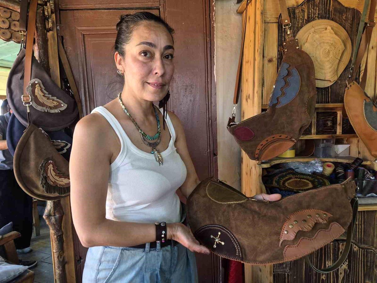El Yapımı Eşsiz Çantalar: Necmiye Çulhaöz\'ün Hikayesi