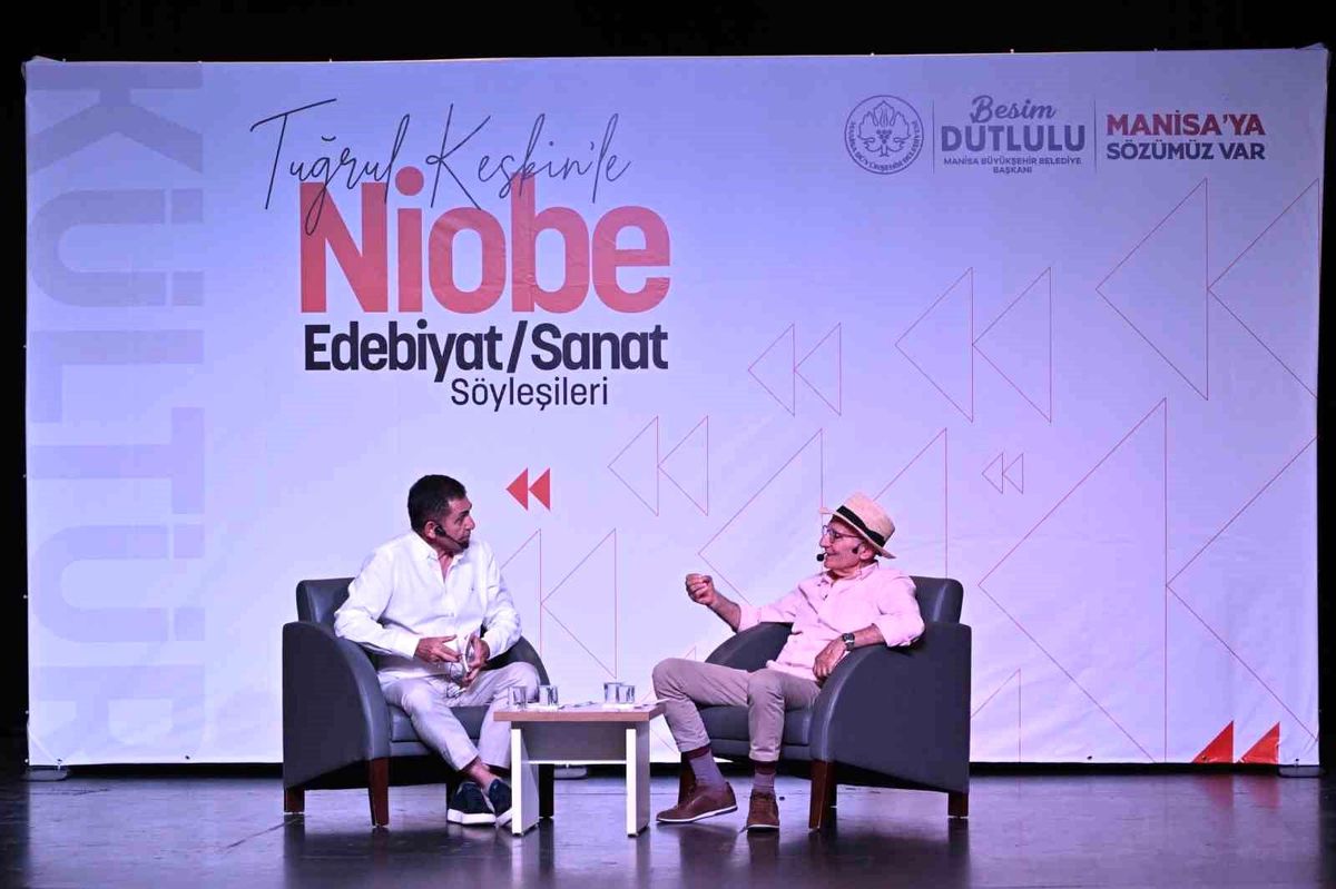 Nihat Behram Manisa\'da edebiyat ve yapay zekayı konuştu