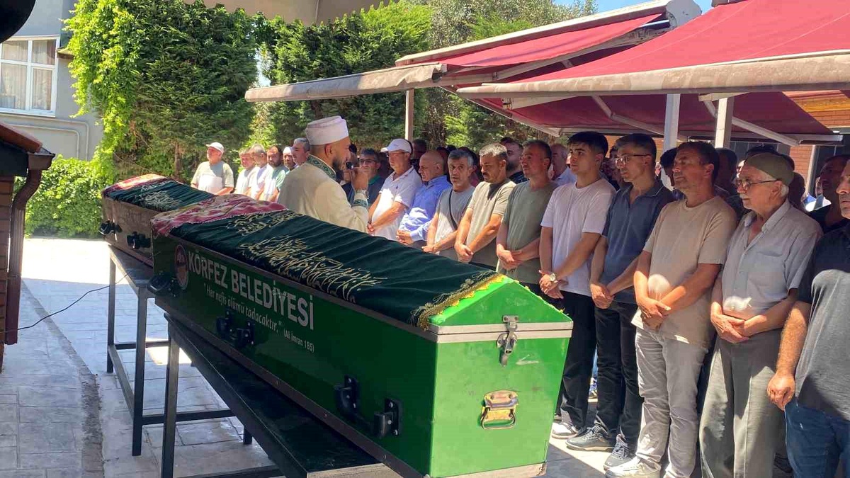 Trafik Kazasında Anne ve Kızı Hayatını Kaybetti