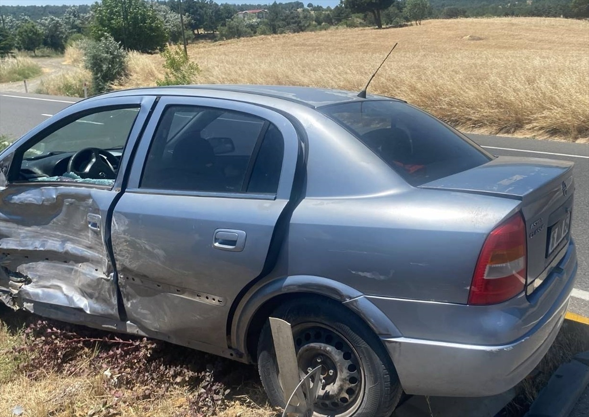 Uşak\'ta Trafik Kazası: 6 Yaralı