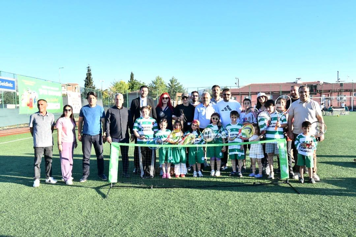 Yeşilyurt\'ta yaz spor okulları ve spor akademisi coşkuyla açıldı