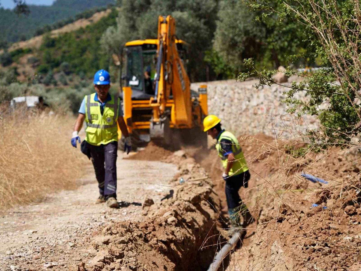 Zeytinköy Mahallesi\'nde içme suyu hatları yenileniyor