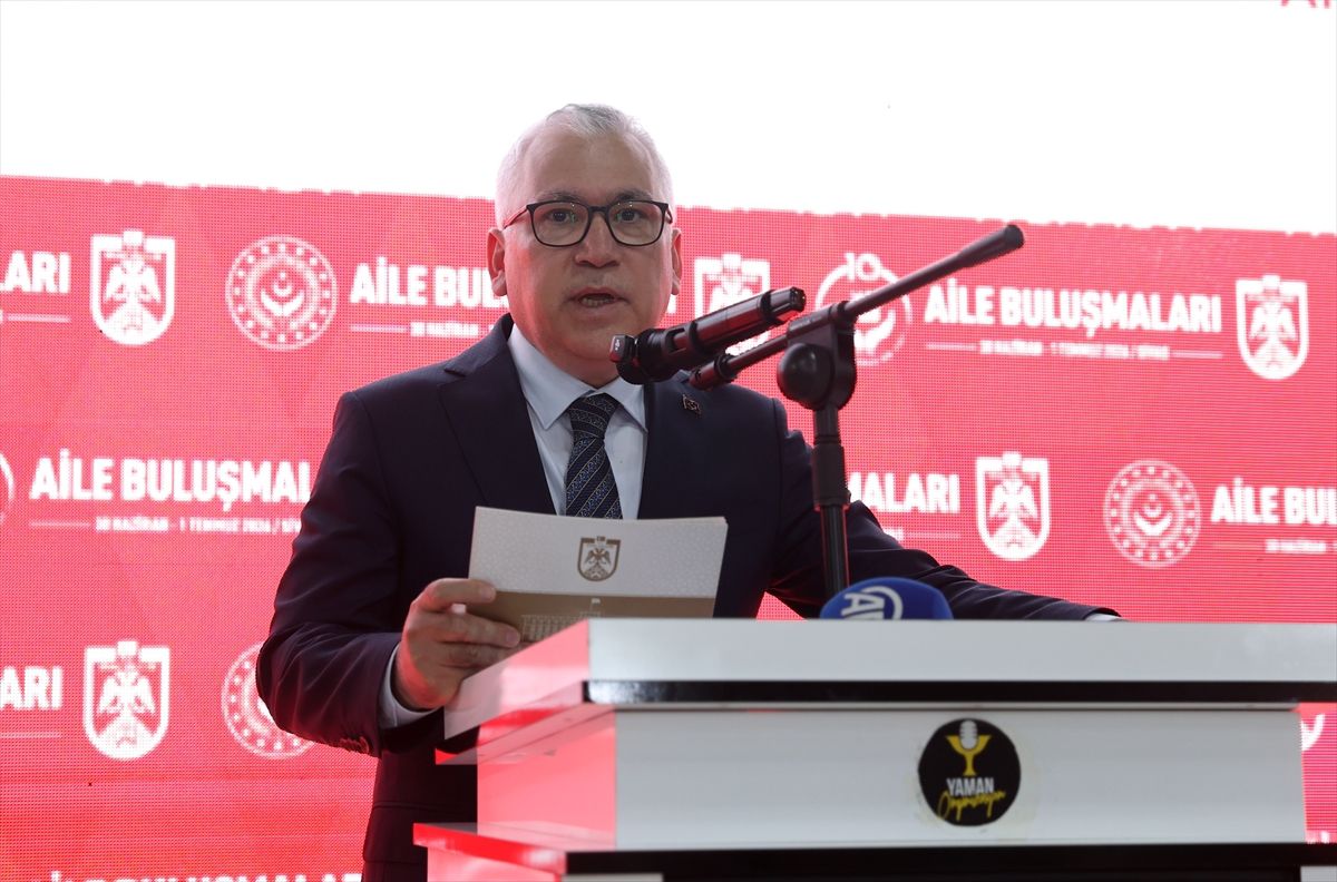 Bakan Yardımcısı Tarıkdaroğlu Sivas’ta Aile Buluşmaları’na katıldı