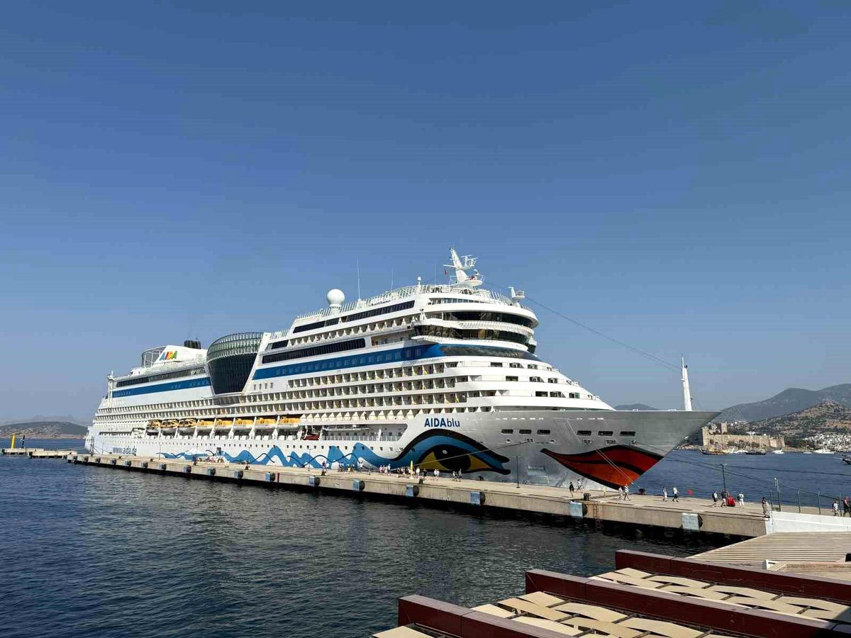 Bodrum\'a Dev Kruvaziyer Geldi