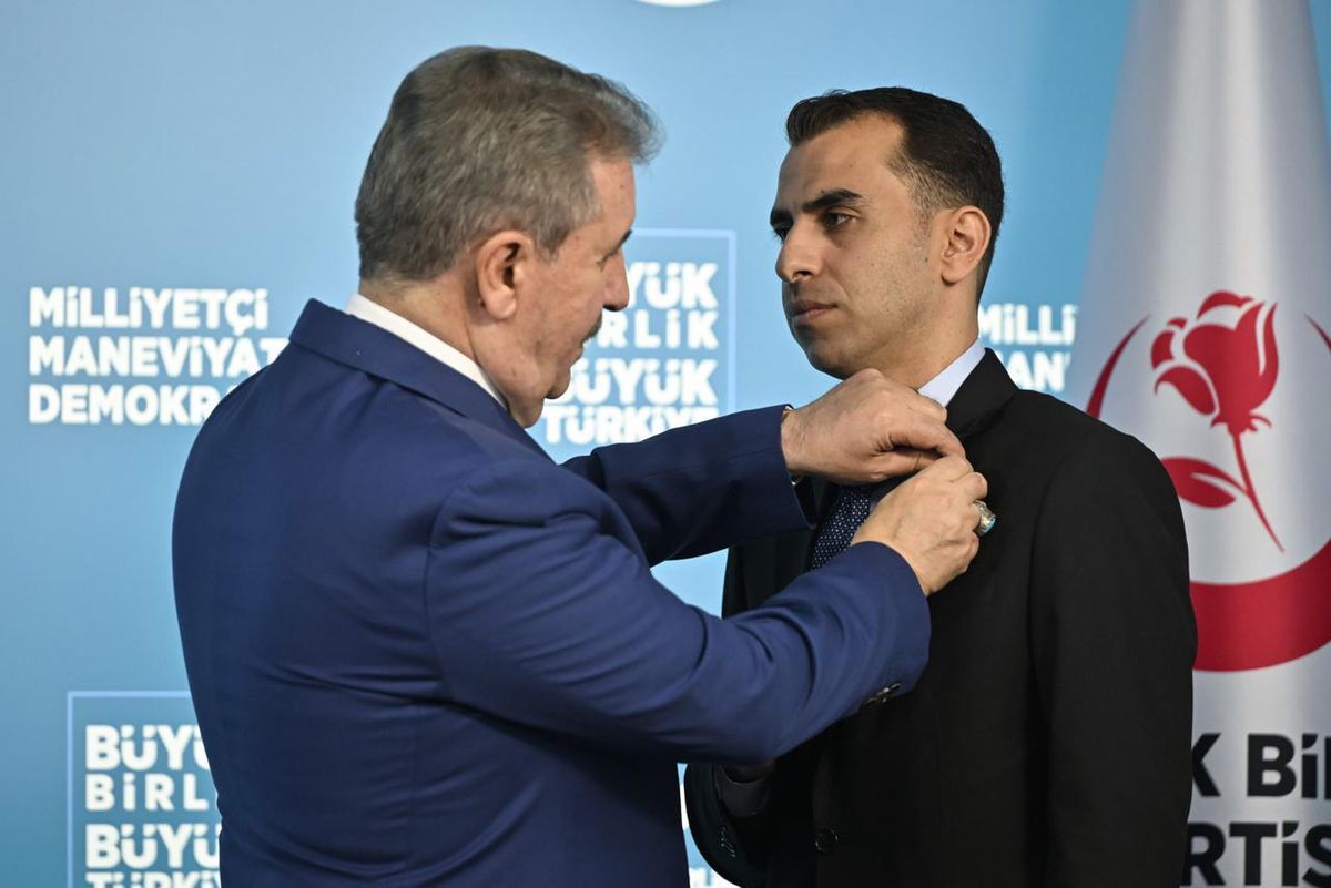 Anahtar Parti’de istifa depremi! Üst düzey kurmaylar Büyük Birlik Partisi’ne geçti