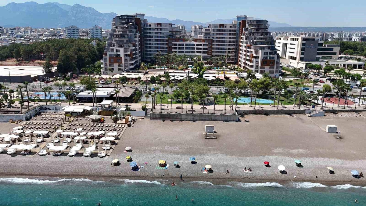 Antalya\'da Lüks Sitede Aidat Krizi
