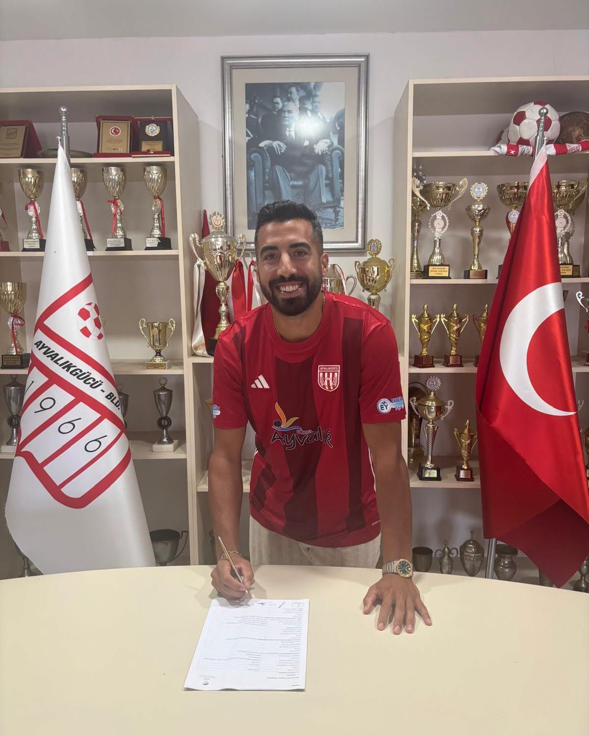 Ayvalıkgücü Belediyespor\'da Ufuk Özcan İmzası