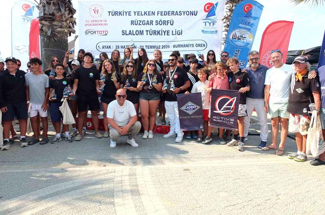 Burhaniye’de Rüzgar Sörfü Yarışmaları Tamamlandı