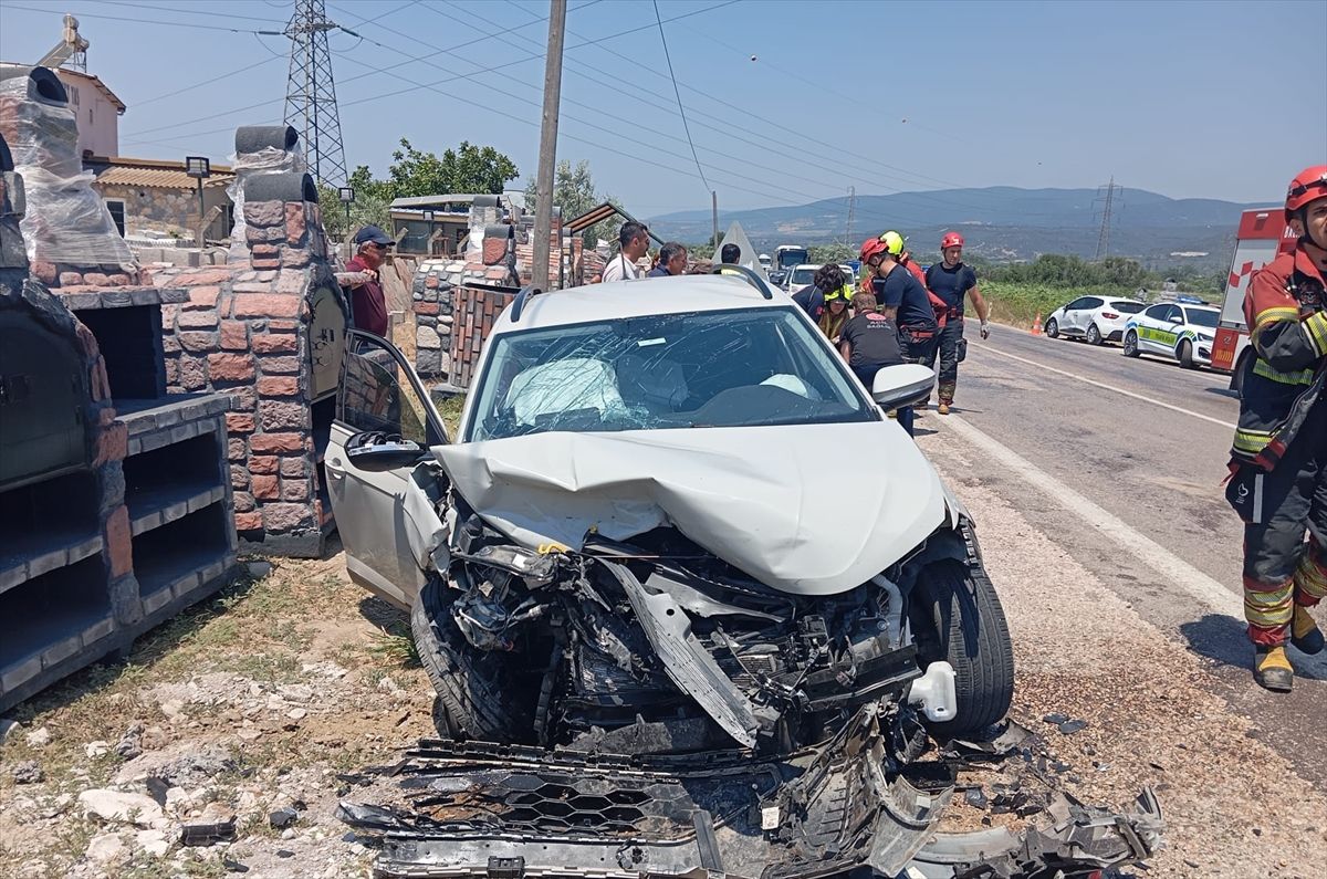 Erdek\'te Trafik Kazası: 1 Ölü, 2 Yaralı