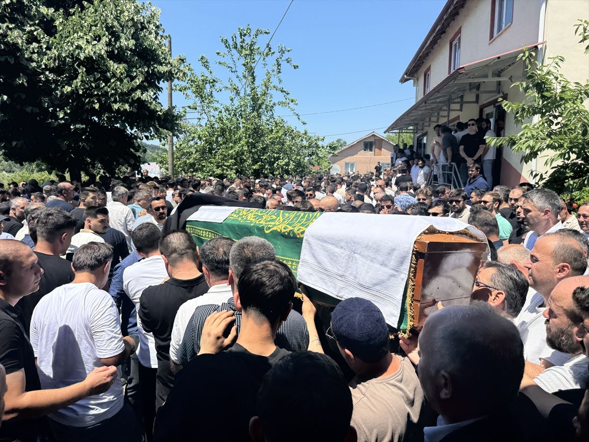 Göçükte Hayatını Kaybeden Madencinin Cenazesi Defnedildi