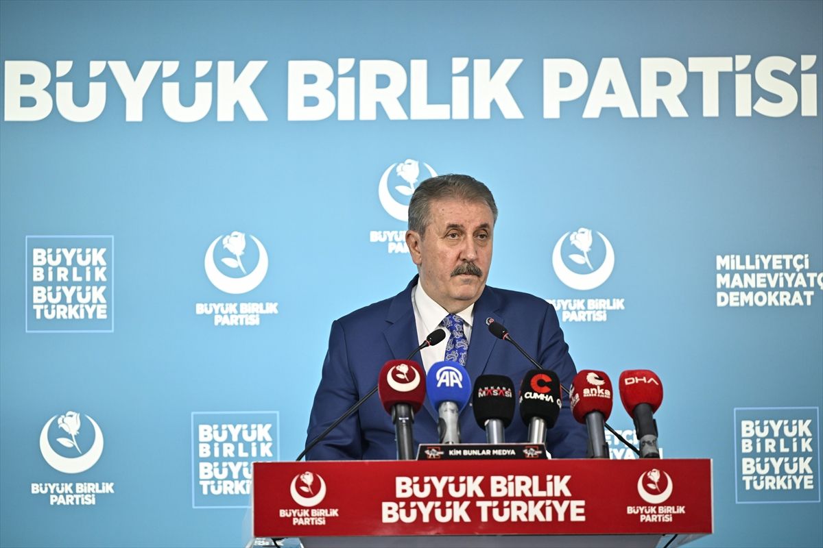 Destici\'den Sivas ve Başbağlar Çağrısı