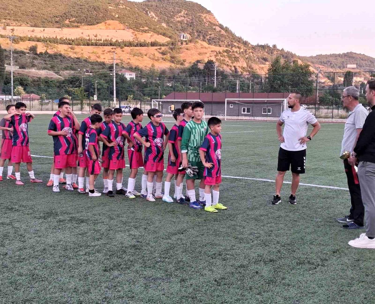 4 Eylülspor U12 Ligi Şampiyonu
