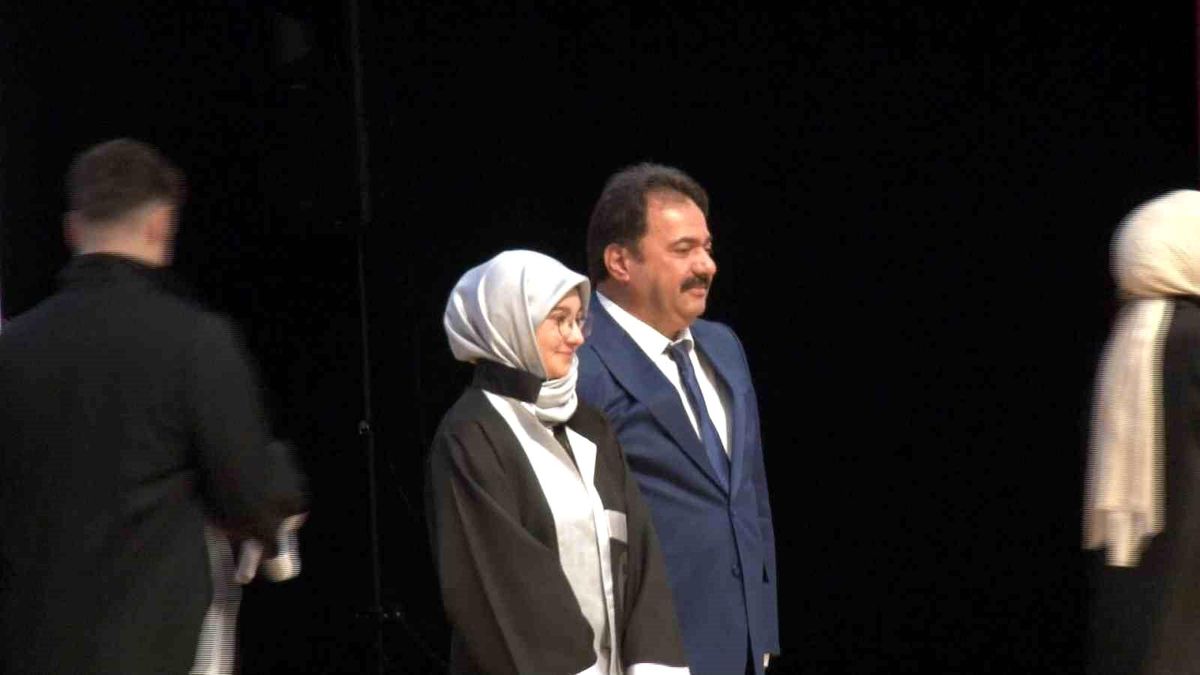 ERÜ İletişim Fakültesi Mezuniyet Töreni