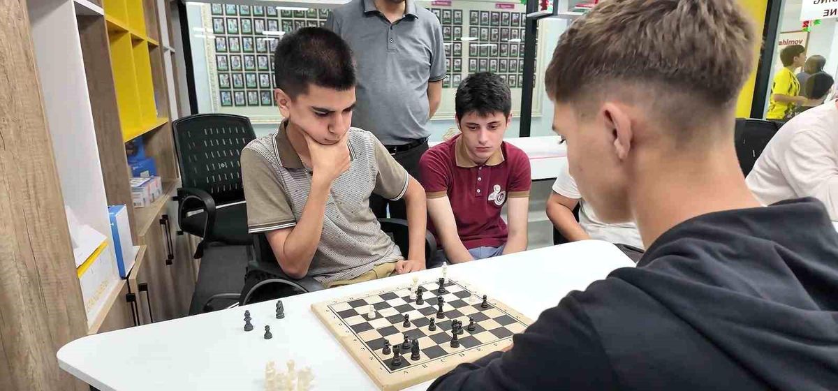 Türkiye ve Azerbaycanlı Öğrencilerden Dostluk Maçları
