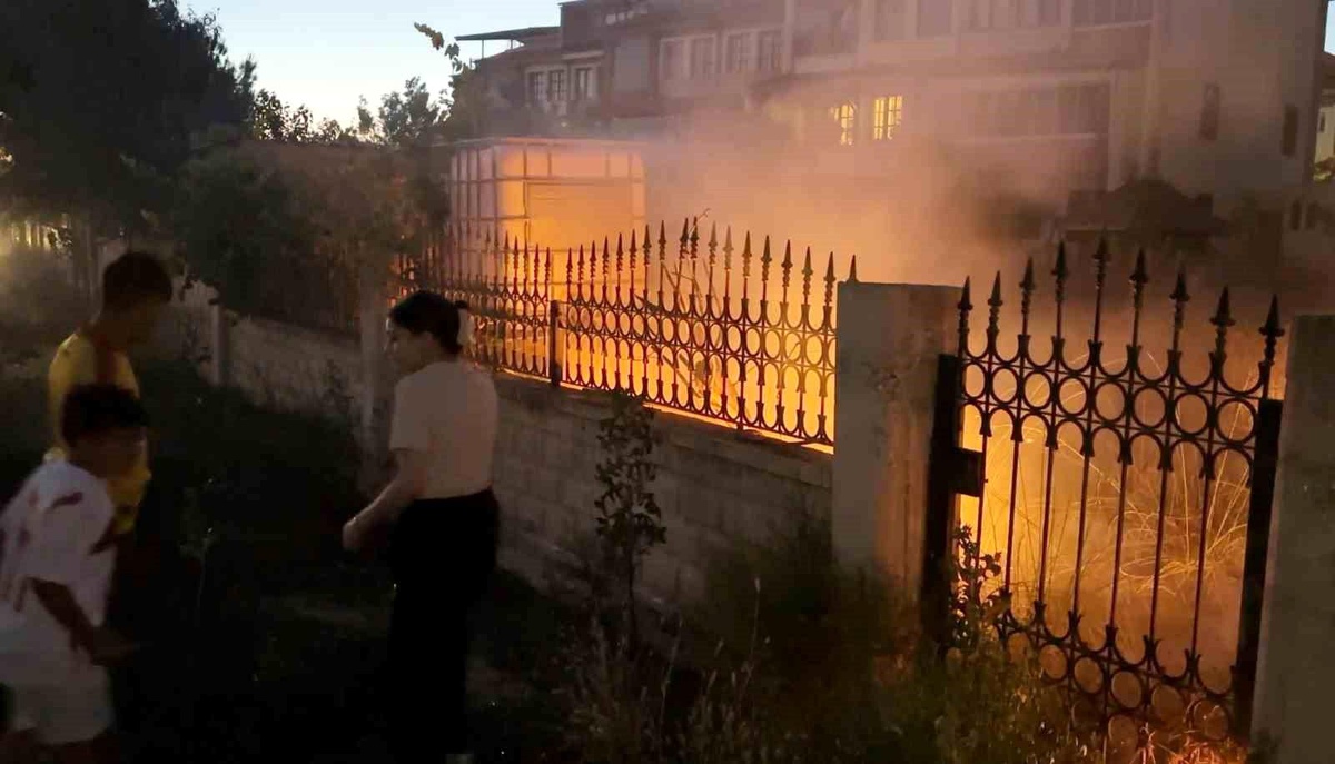 Aksaray\'da Kreş Yangınına Çocuklar ve Vatandaşlar Müdahale Etti