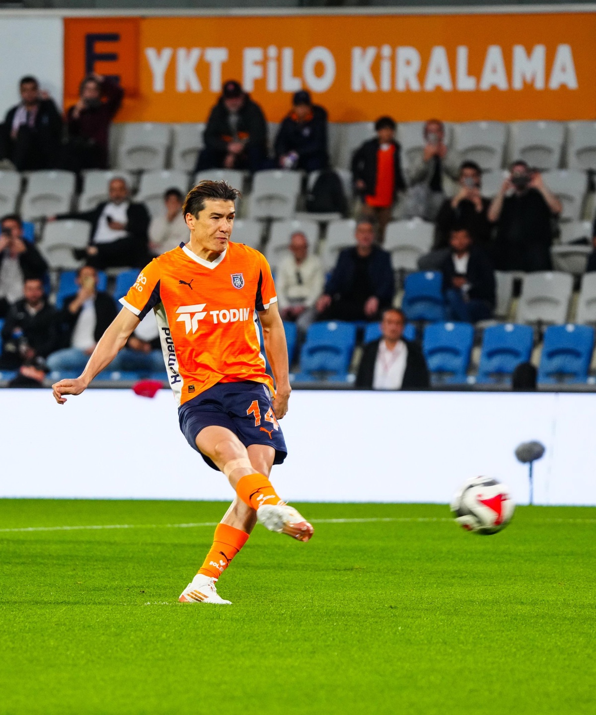 Shomurodov'un Gol&uuml;, FIFA'da En G&uuml;zel Se&ccedil;ildi