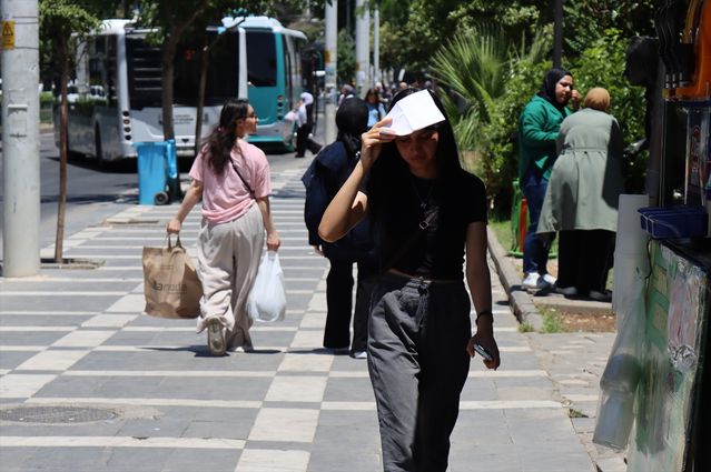 Hava Sıcaklığı Üç Kentte Rekor Seviyede