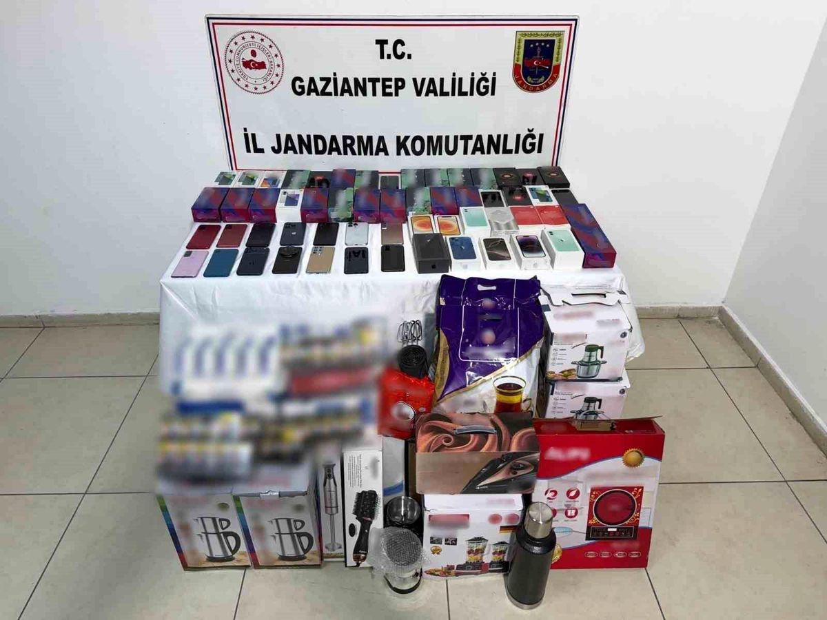 Gaziantep\'te 2,8 Milyon TL Değerinde Kaçak Ürün Ele Geçirildi
