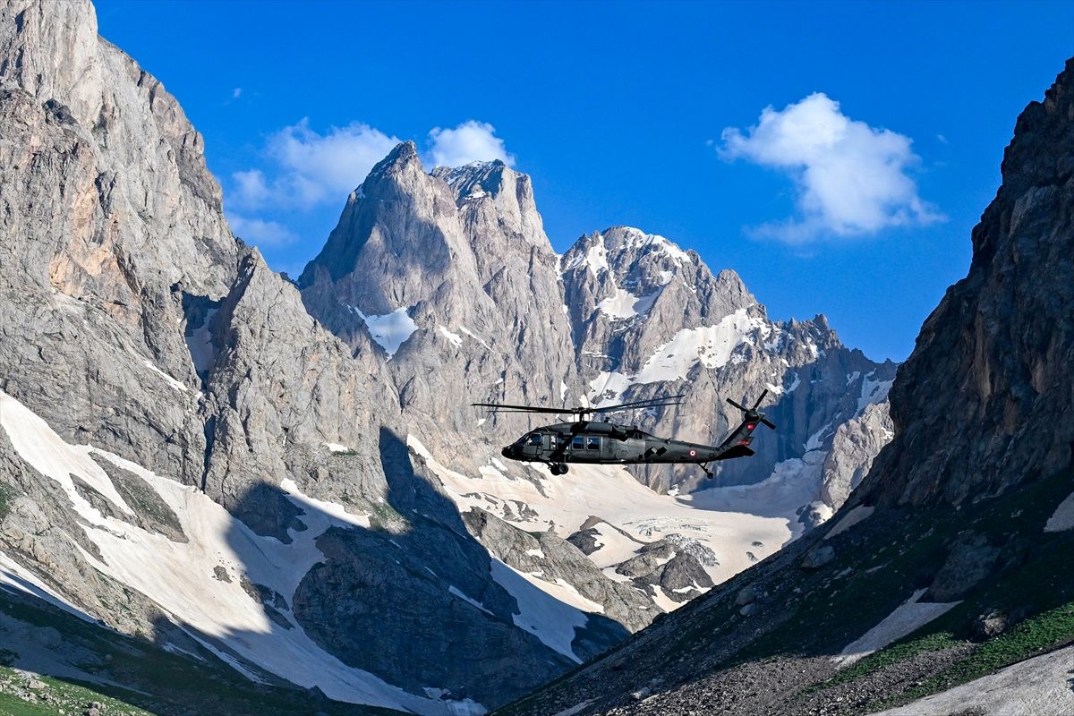 Hakkari\'de Doğayla İç İçe Güreş Şenliği