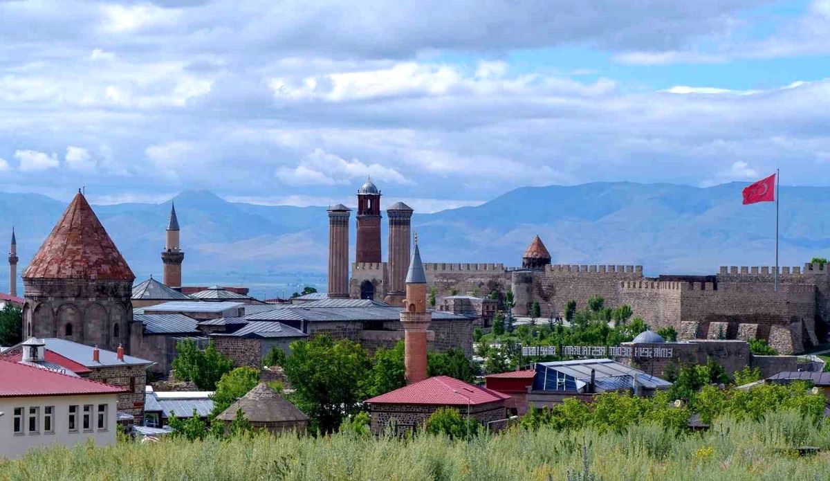 Erzurum\'da Nüfus Düşerken Vergi Mükellefi Artıyor