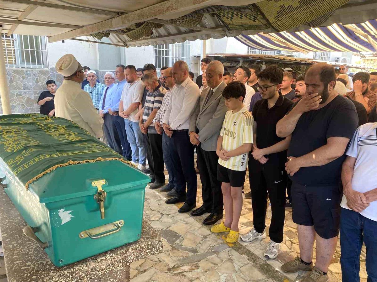 Manisa\'da müdür yardımcısı kalp kriziyle hayatını kaybetti